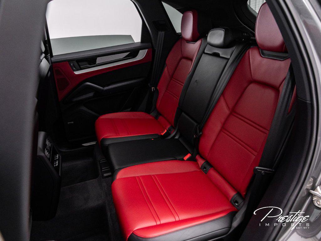 2024 Porsche Cayenne . North Miami Beach FL