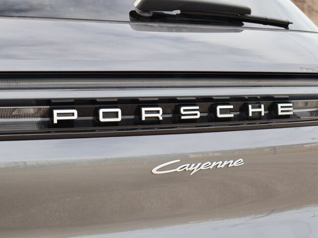 2024 Porsche Cayenne  Oshkosh WI