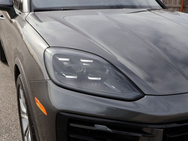 2024 Porsche Cayenne  Oshkosh WI