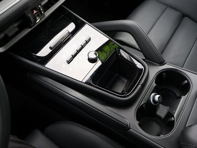 2024 Porsche Cayenne  Oshkosh WI