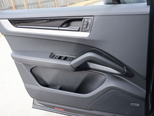 2024 Porsche Cayenne  Oshkosh WI