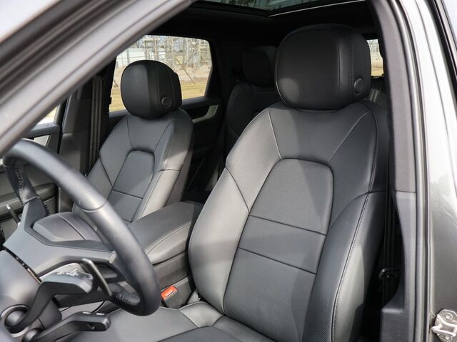 2024 Porsche Cayenne  Oshkosh WI