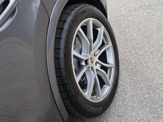 2024 Porsche Cayenne  Oshkosh WI
