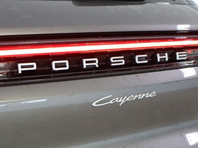 2024 Porsche Cayenne  Oshkosh WI