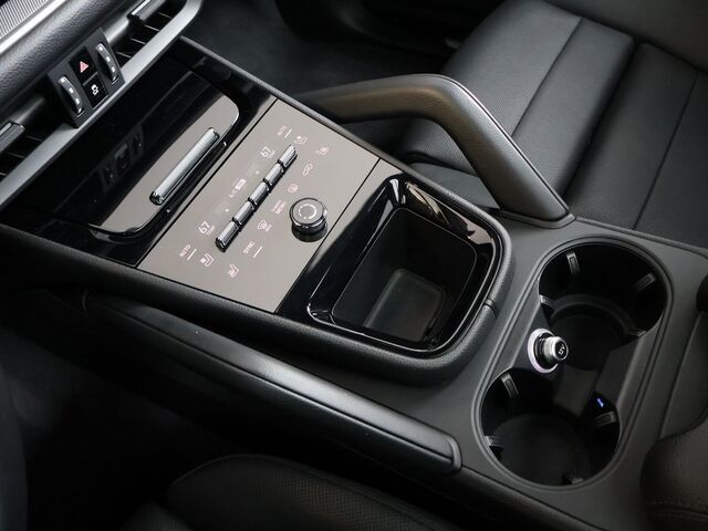 2024 Porsche Cayenne  Oshkosh WI