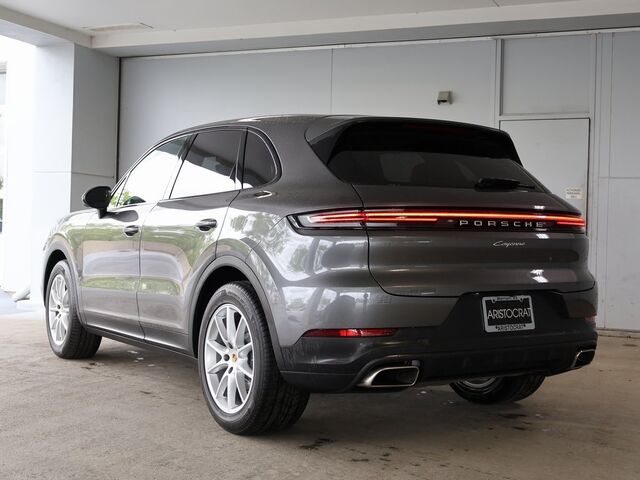 2024 Porsche Cayenne  Oshkosh WI