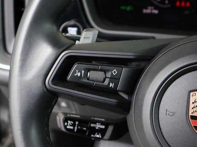 2024 Porsche Cayenne  Oshkosh WI