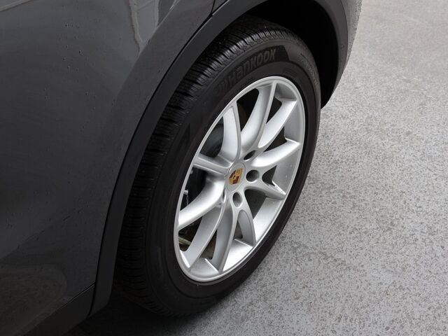 2024 Porsche Cayenne  Oshkosh WI