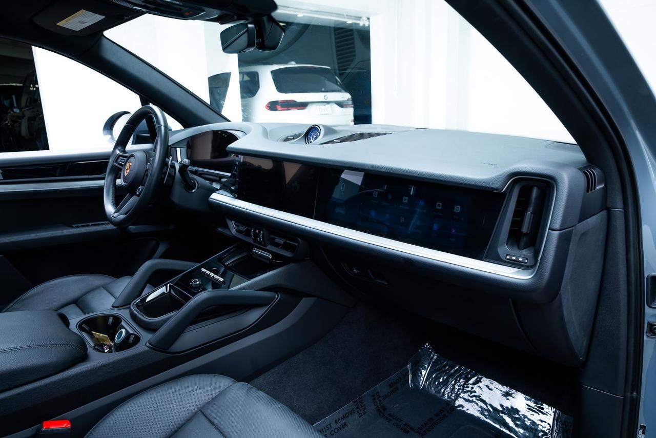 2024 Porsche Cayenne 1 Owner Premium Package Portland OR