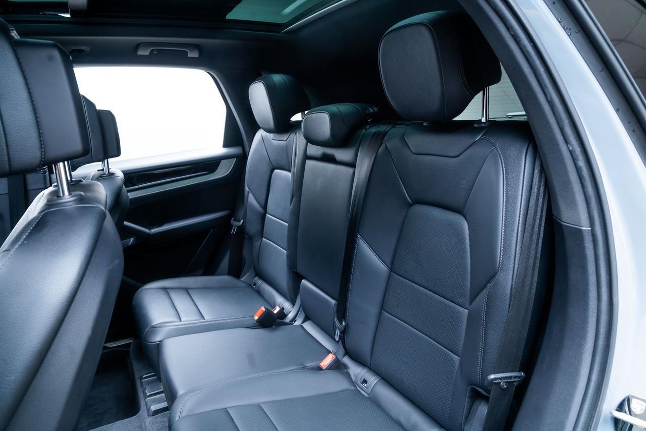 2024 Porsche Cayenne 1 Owner Premium Package Portland OR