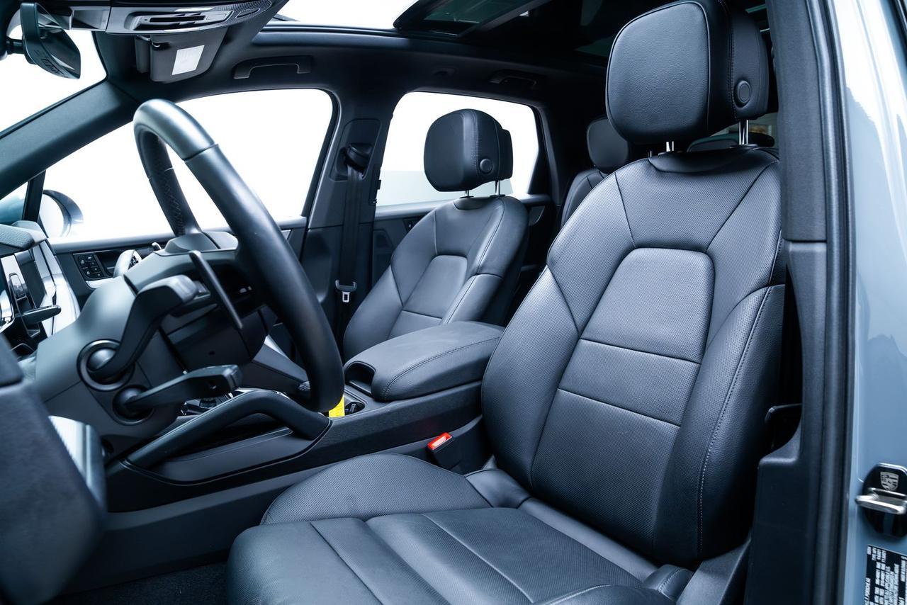 2024 Porsche Cayenne 1 Owner Premium Package Portland OR