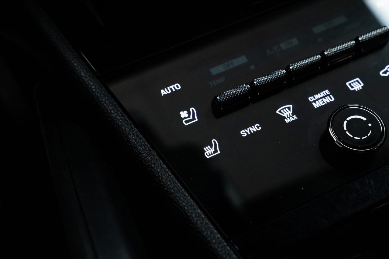 2024 Porsche Cayenne Base $23k in options / 1 Owner Portland OR