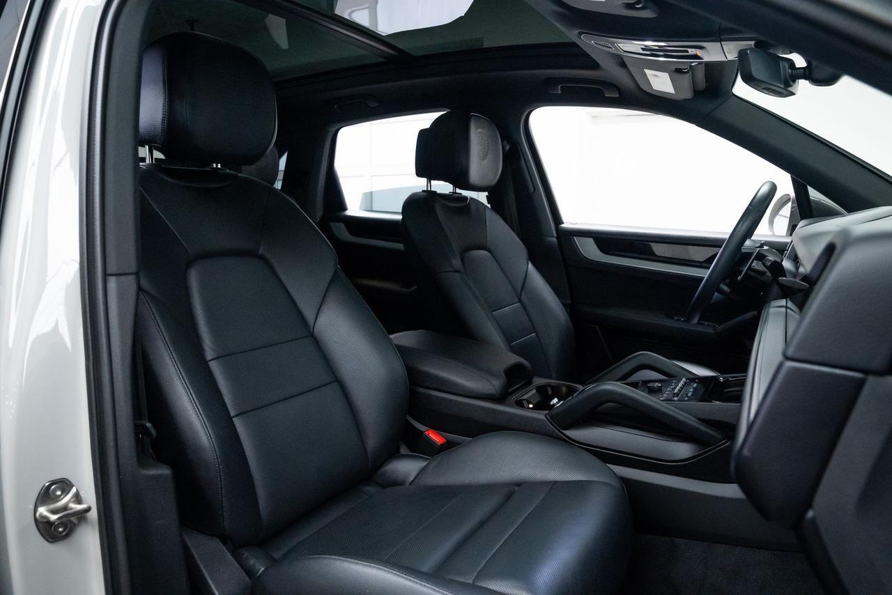 2024 Porsche Cayenne Base $23k in options / 1 Owner Portland OR