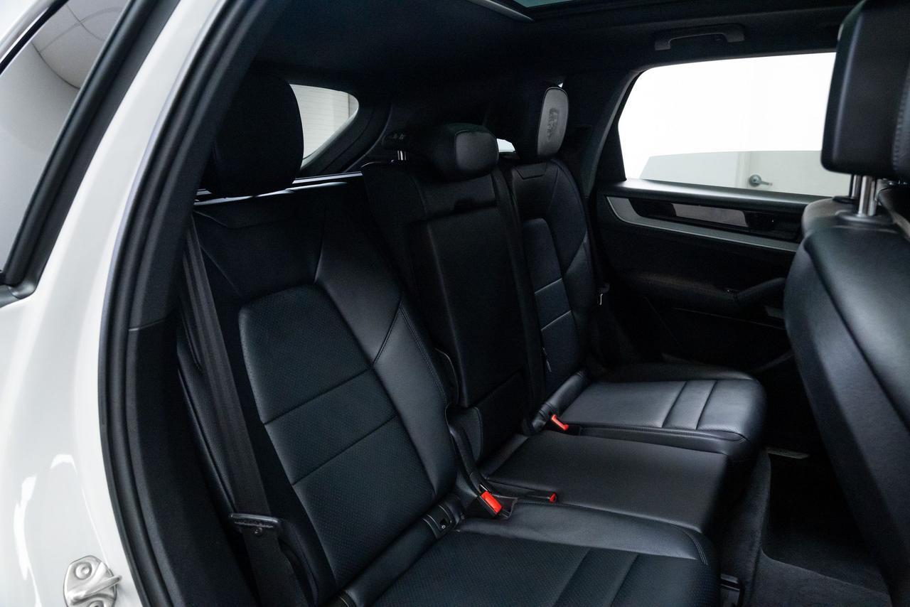 2024 Porsche Cayenne Base $23k in options / 1 Owner Portland OR