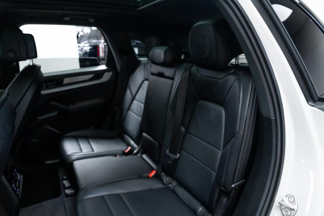 2024 Porsche Cayenne Base $23k in options / 1 Owner Portland OR