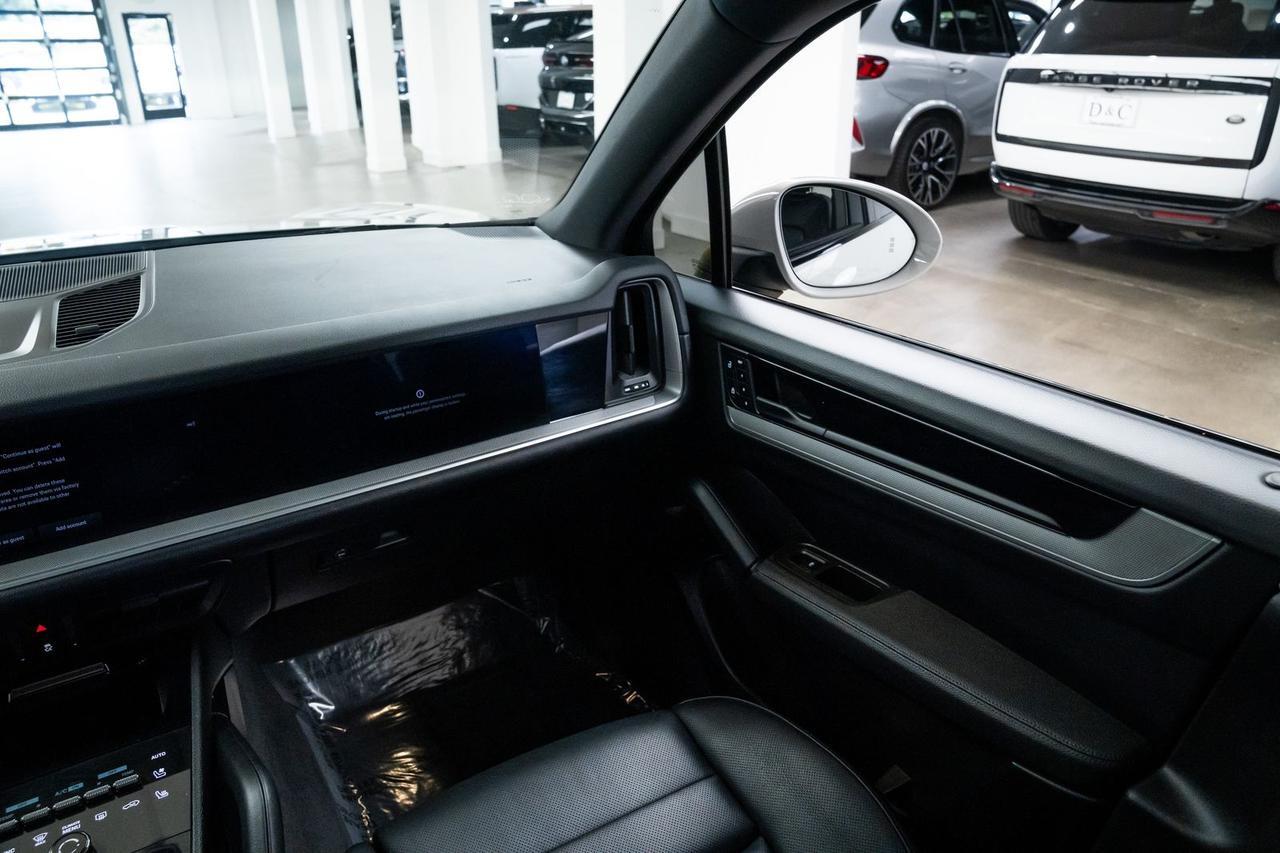 2024 Porsche Cayenne Base $23k in options / 1 Owner Portland OR