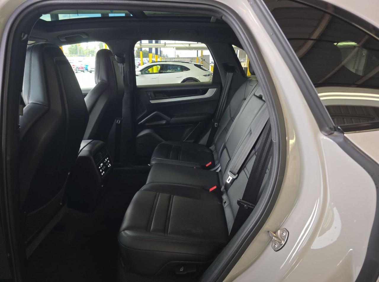 2024 Porsche Cayenne Base Gladstone OR