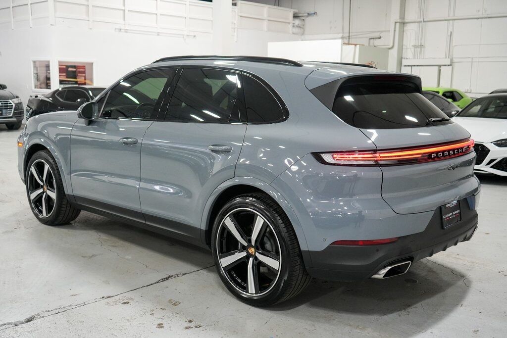 2024 Porsche Cayenne Base