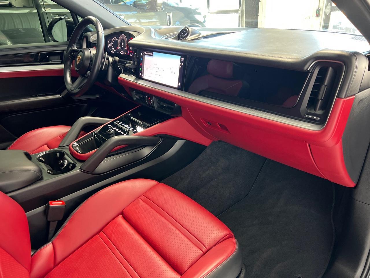2024 Porsche Cayenne Coupe, Leather, 14-Way Seats, 21in RS Spyder Wheels, Soft Close Doors Houston TX