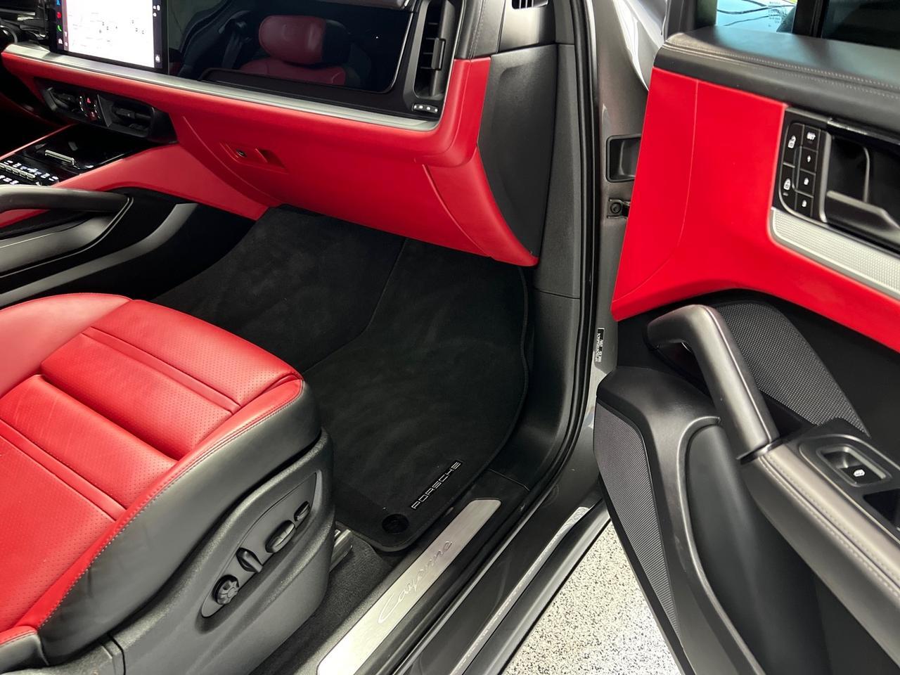 2024 Porsche Cayenne Coupe, Leather, 14-Way Seats, 21in RS Spyder Wheels, Soft Close Doors Houston TX