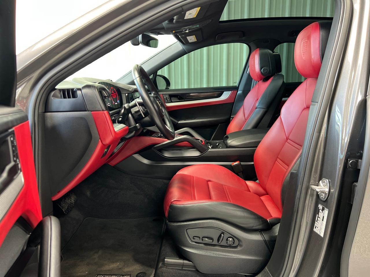 2024 Porsche Cayenne Coupe, Leather, 14-Way Seats, 21in RS Spyder Wheels, Soft Close Doors Houston TX