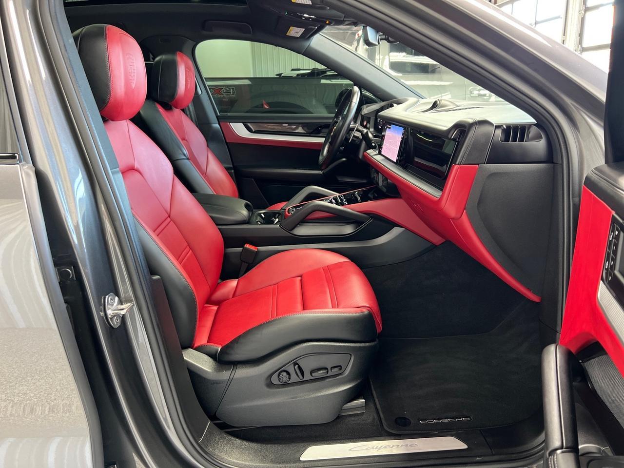 2024 Porsche Cayenne Coupe, Leather, 14-Way Seats, 21in RS Spyder Wheels, Soft Close Doors Houston TX