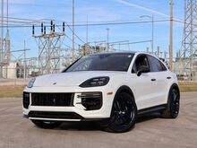 2024_Porsche_Cayenne Coupe_Turbo GT_ Oshkosh WI