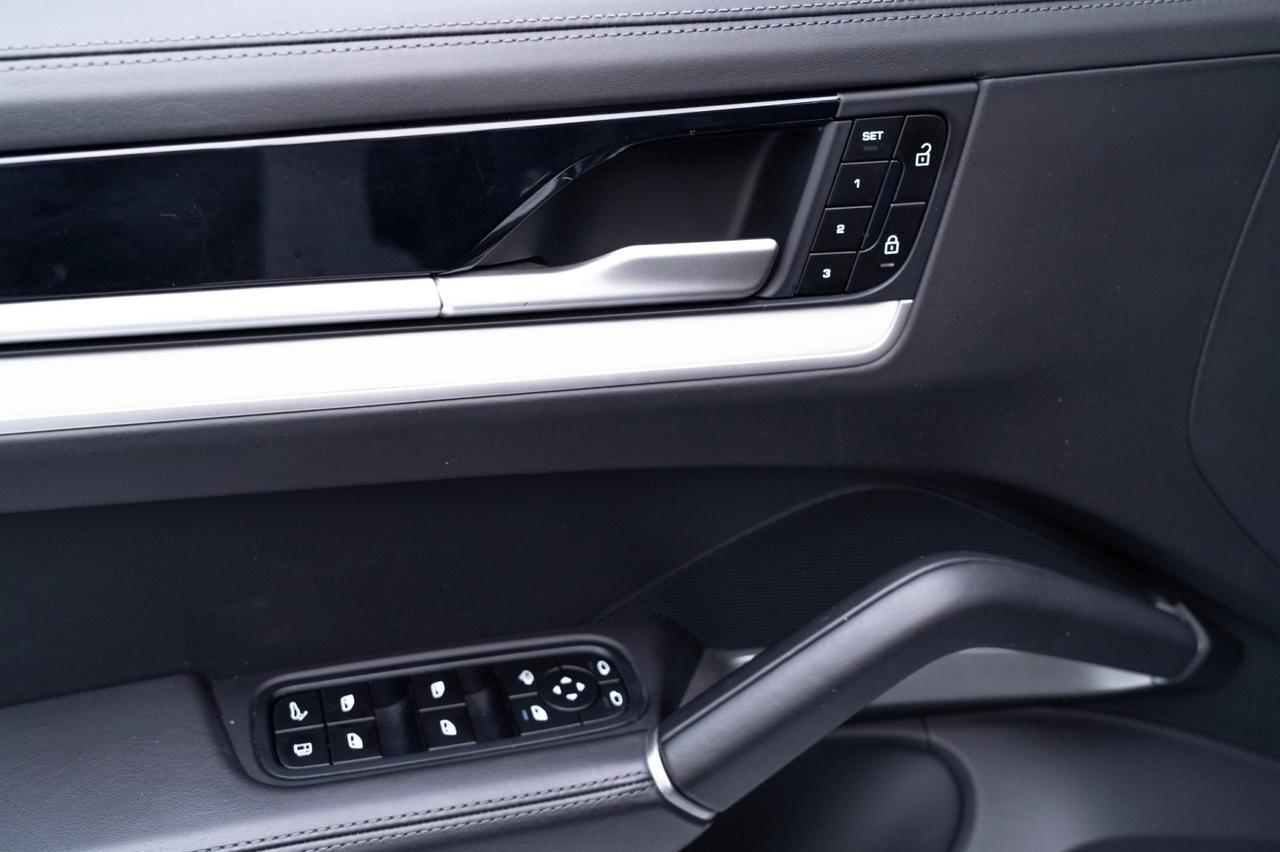 2024 Porsche Cayenne E-Hybrid Pompano Beach FL