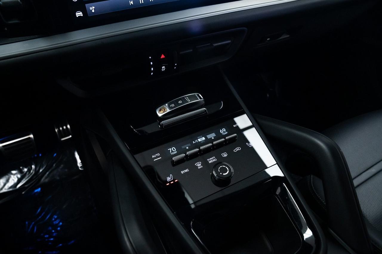 2024 Porsche Cayenne E-Hybrid Turbo 1 Owner Adaptive Air Suspension Portland OR