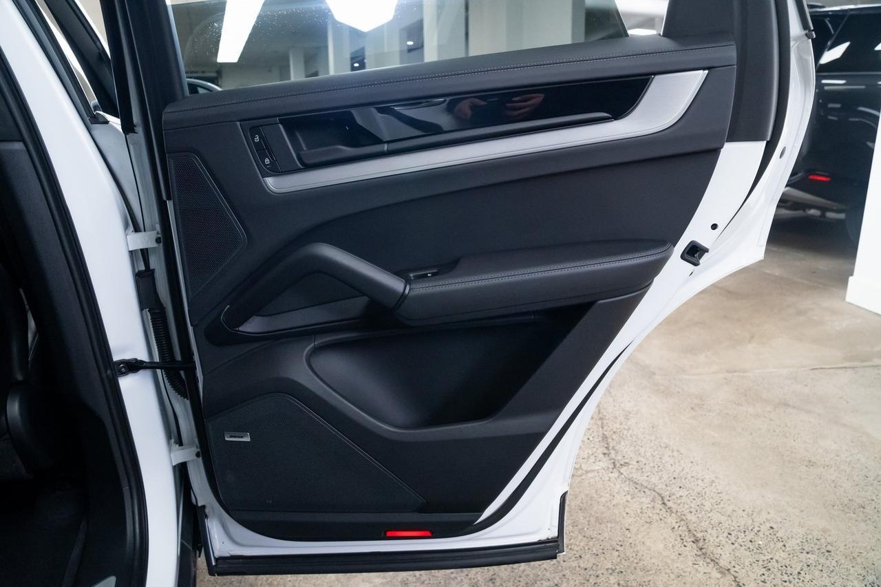 2024 Porsche Cayenne E-Hybrid Turbo 1 Owner Heated Seats Adaptive Suspension Portland OR