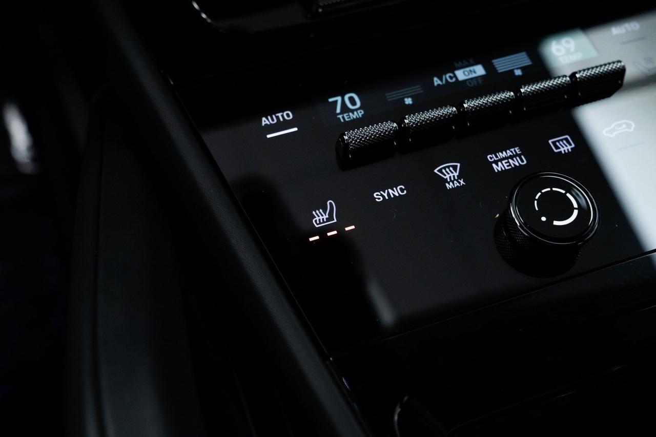 2024 Porsche Cayenne E-Hybrid Turbo 1 Owner Heated Seats Adaptive Suspension Portland OR