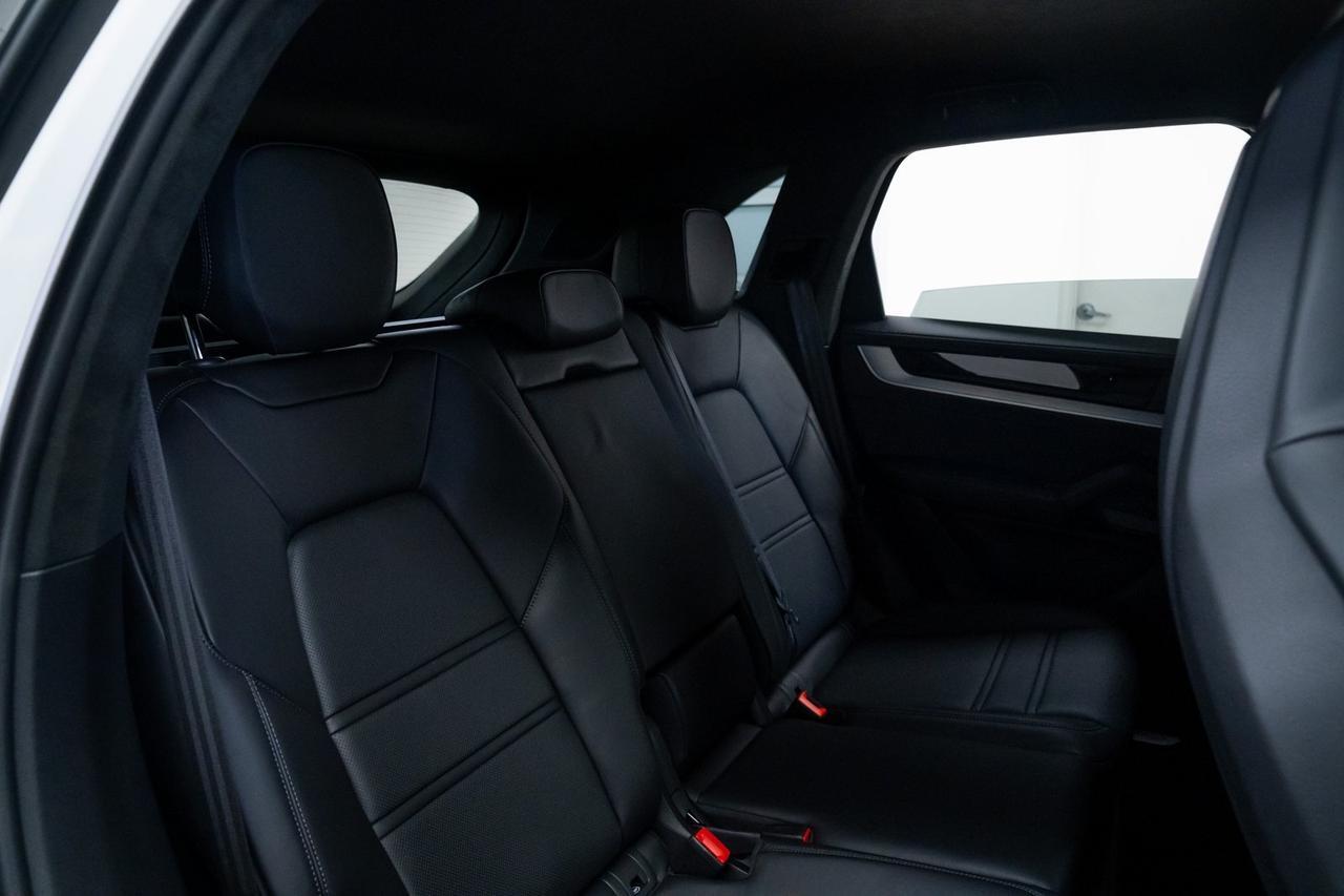 2024 Porsche Cayenne E-Hybrid Turbo 1 Owner Heated Seats Adaptive Suspension Portland OR