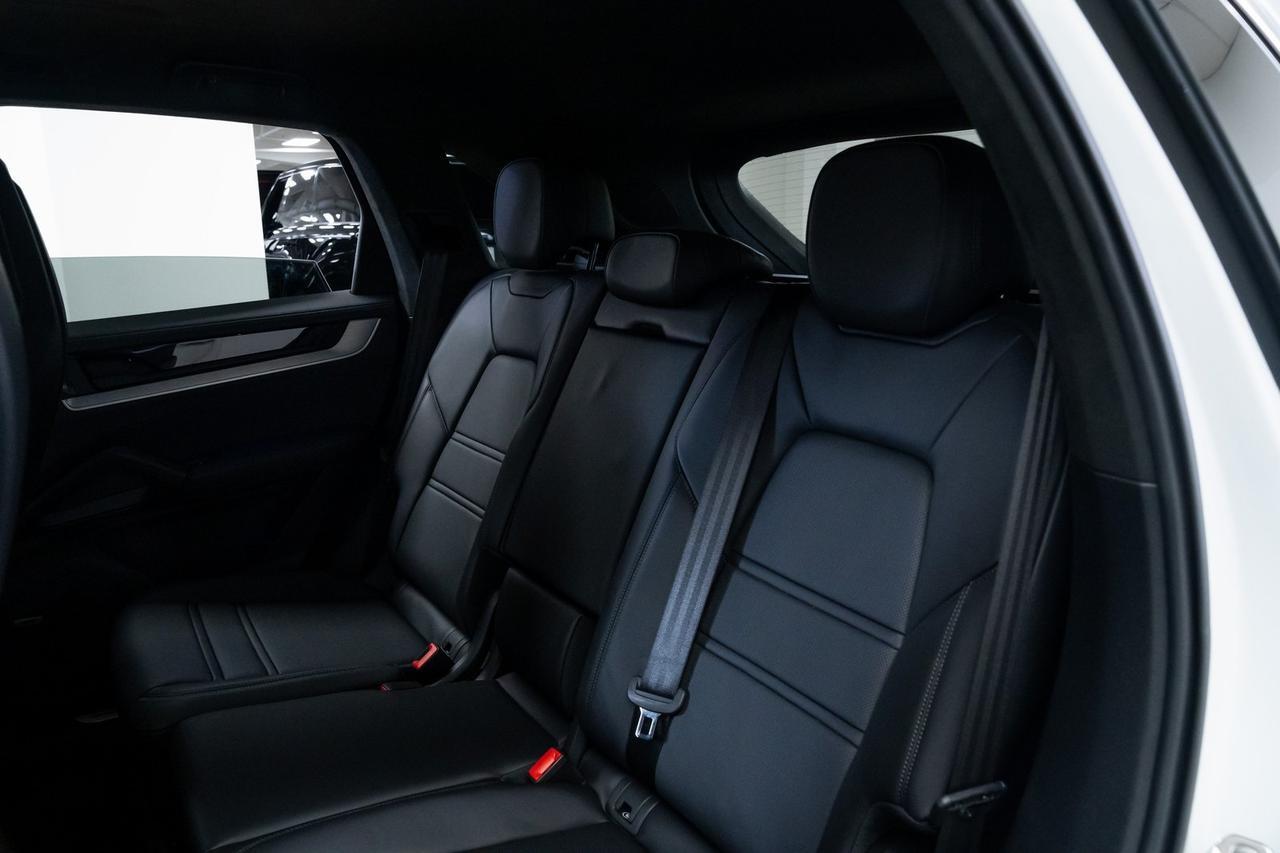 2024 Porsche Cayenne E-Hybrid Turbo 1 Owner Heated Seats Adaptive Suspension Portland OR