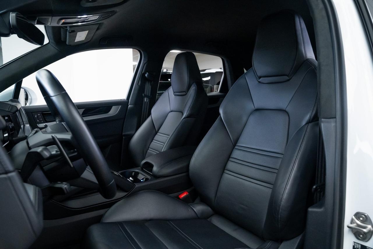 2024 Porsche Cayenne E-Hybrid Turbo 1 Owner Heated Seats Adaptive Suspension Portland OR