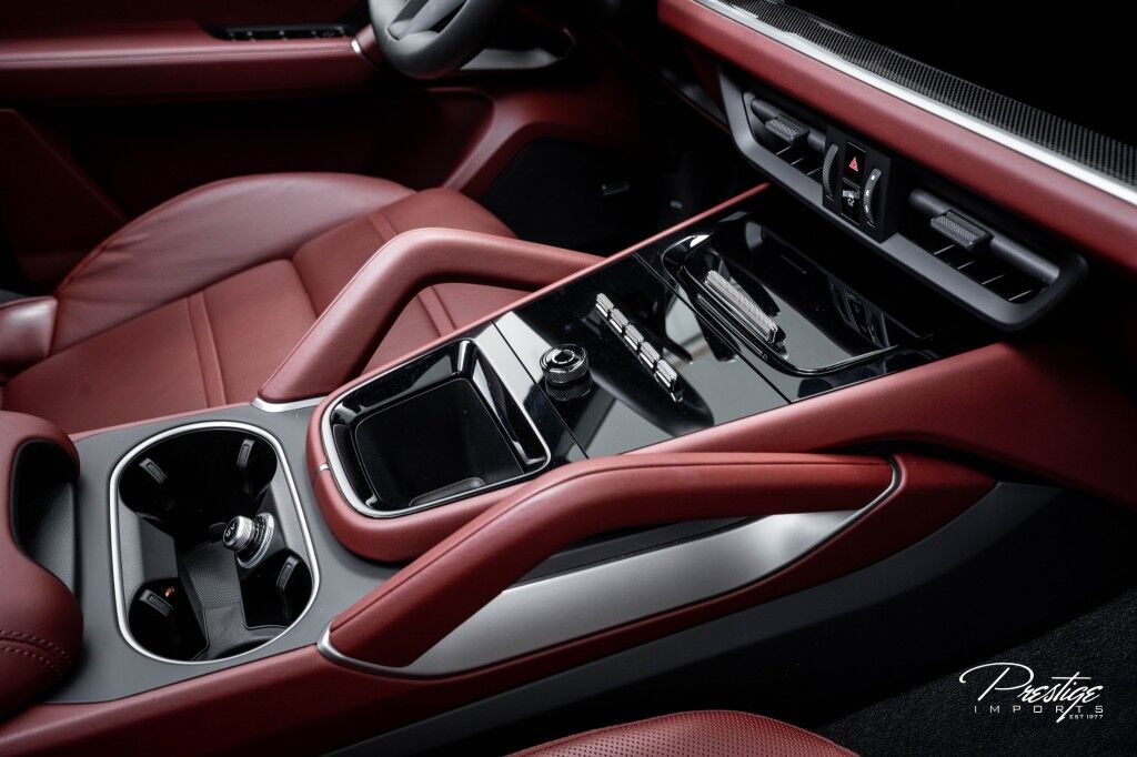 2024 Porsche Cayenne S North Miami Beach FL