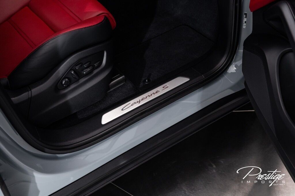 2024 Porsche Cayenne S North Miami Beach FL