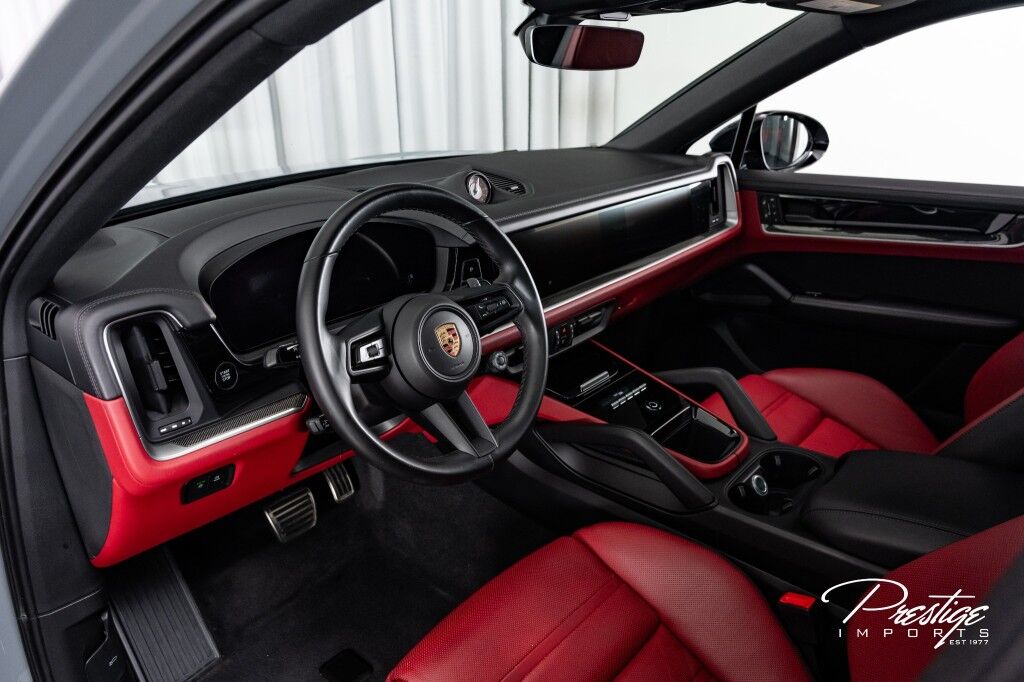 2024 Porsche Cayenne S North Miami Beach FL