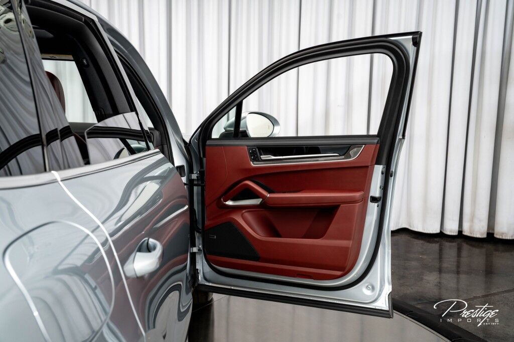 2024 Porsche Cayenne S North Miami Beach FL