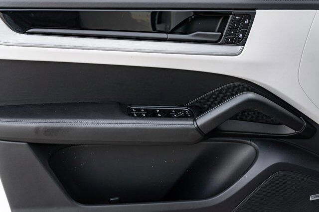 2024 Porsche Cayenne S  Selma TX