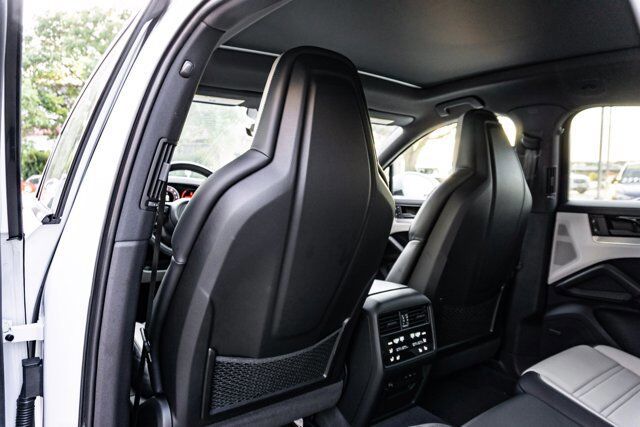 2024 Porsche Cayenne S  Selma TX