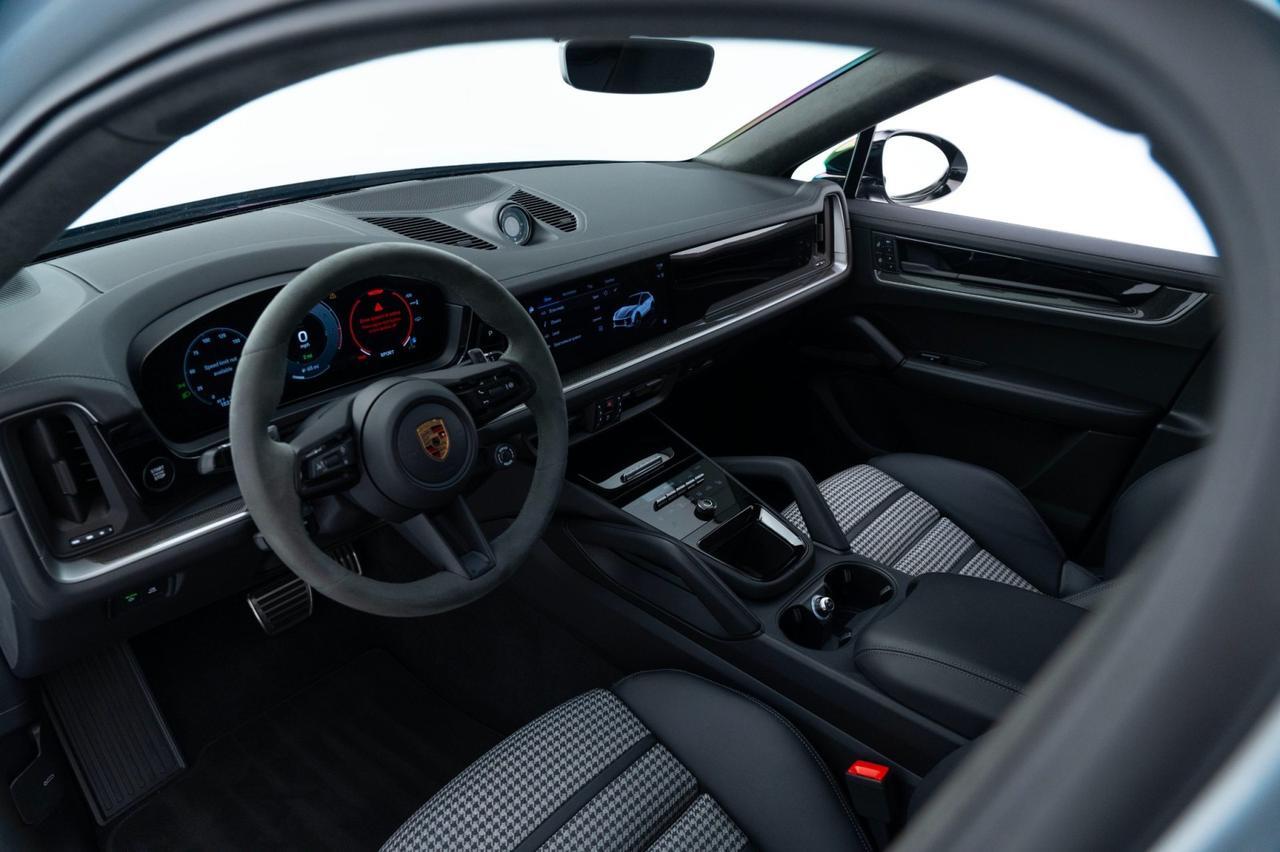 2024 Porsche Cayenne Turbo E-Hybrid Coupe Pompano Beach FL