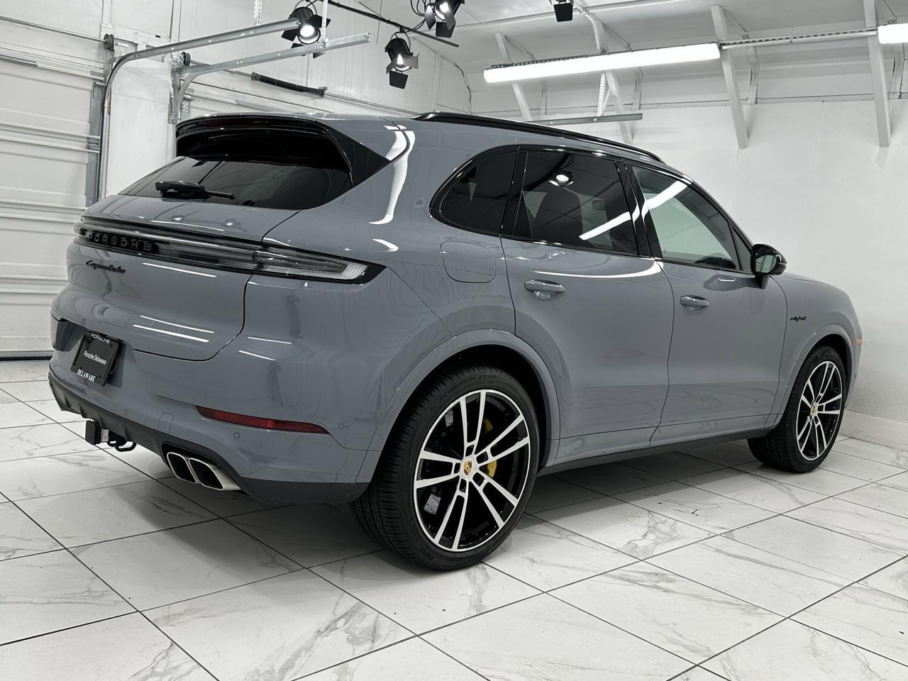 2024 Porsche Cayenne Turbo E-Hybrid Newark DE