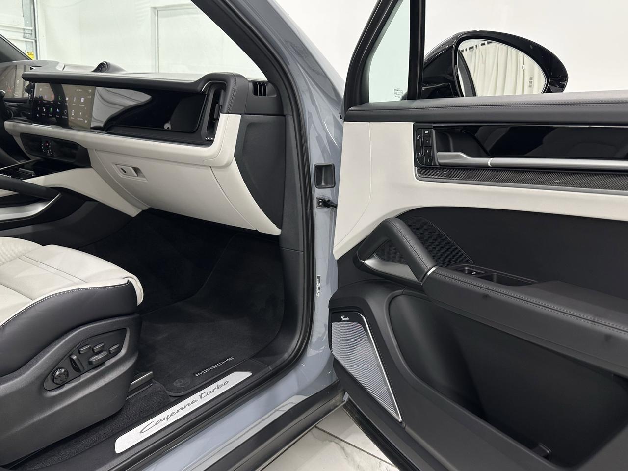 2024 Porsche Cayenne Turbo E-Hybrid Newark DE