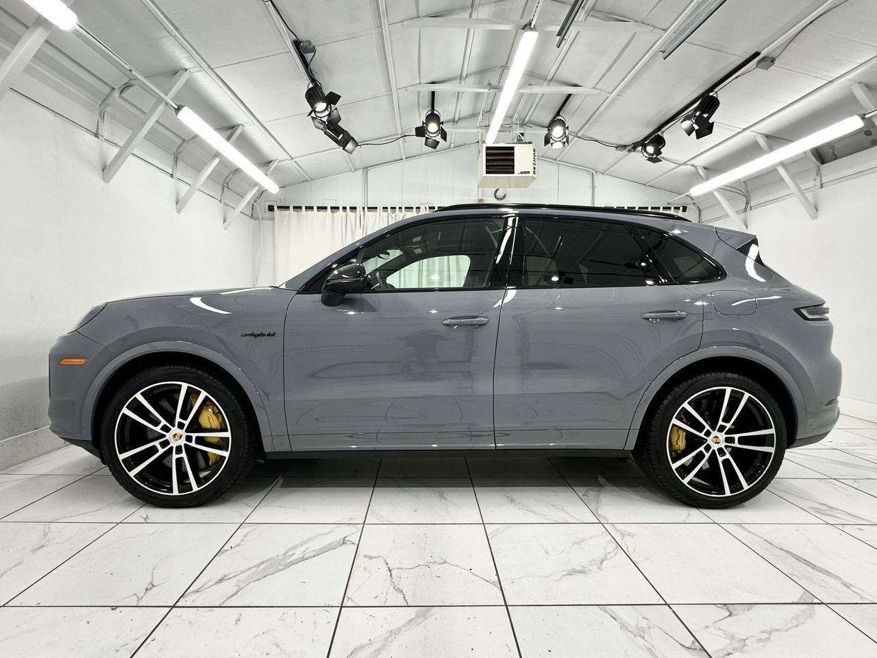 2024 Porsche Cayenne Turbo E-Hybrid Newark DE