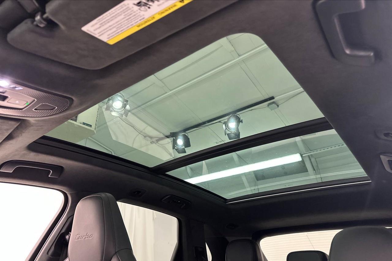 2024 Porsche Cayenne Turbo E-Hybrid Newark DE