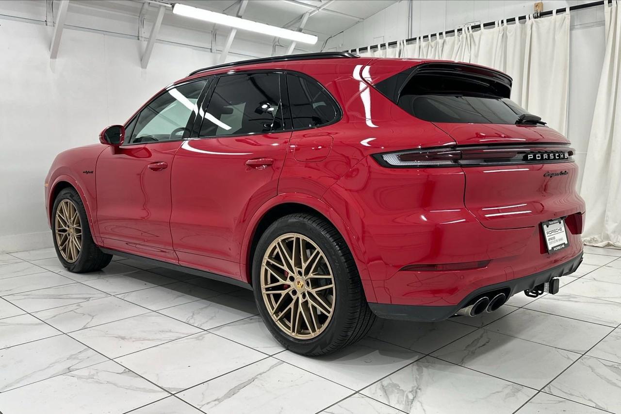 2024 Porsche Cayenne Turbo E-Hybrid Newark DE