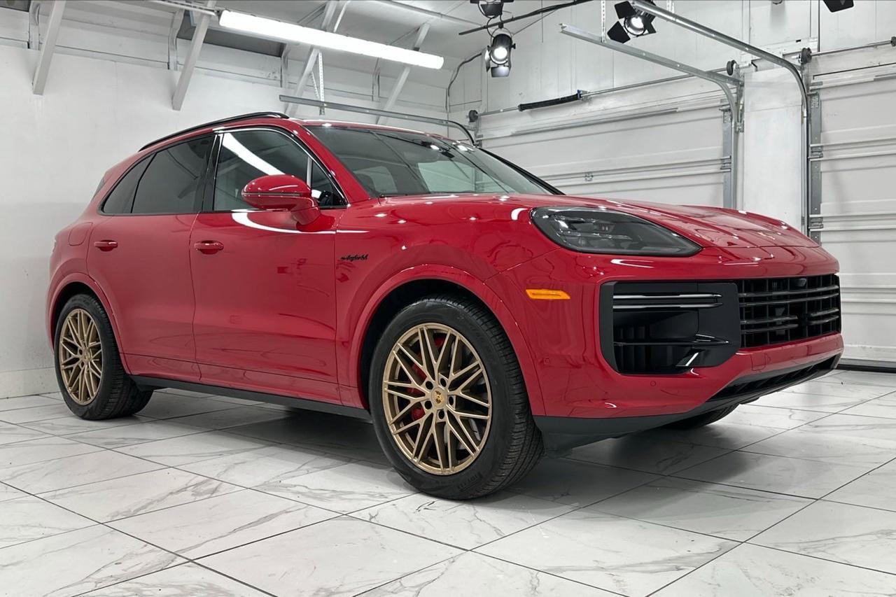 2024 Porsche Cayenne Turbo E-Hybrid Newark DE