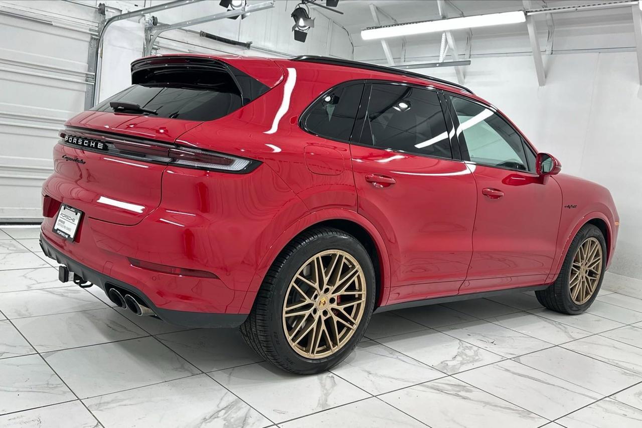 2024 Porsche Cayenne Turbo E-Hybrid Newark DE
