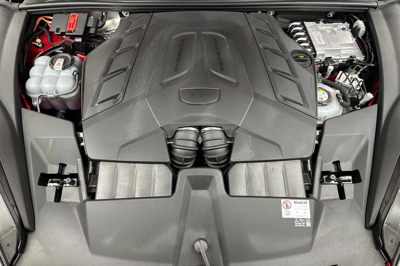 2024 Porsche Cayenne Turbo E-Hybrid Newark DE