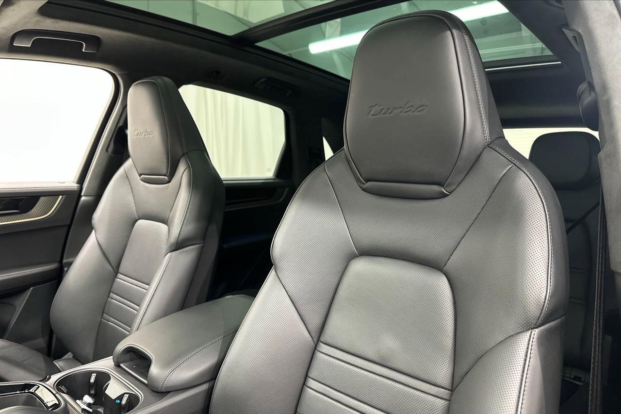 2024 Porsche Cayenne Turbo E-Hybrid Newark DE